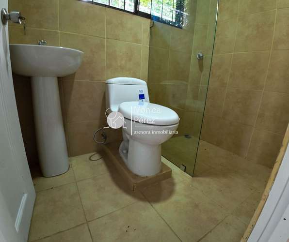 CASA COMPLETAMENTE REMODELADA EN RESIDENCIAL - SARCHÍ - Imagen 15