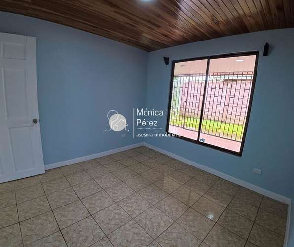 CASA COMPLETAMENTE REMODELADA EN RESIDENCIAL - SARCHÍ - Imagen 10