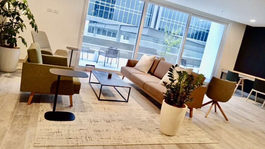 AVENIDA ESCAZU! MODERNO APARTAMENTO AMOBLADO DE 1 HAB/1BAÑO/1PARQUEO