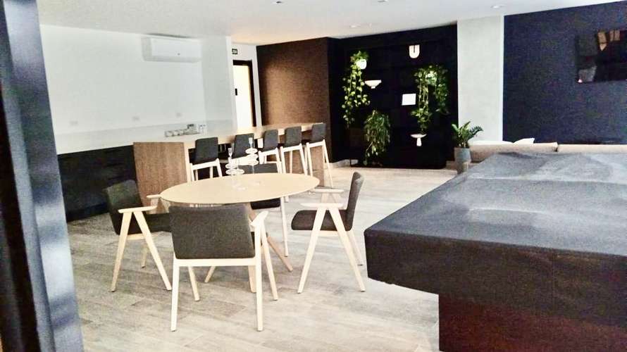 AVENIDA ESCAZU! MODERNO APARTAMENTO AMOBLADO DE 1 HAB/1BAÑO/1PARQUEO