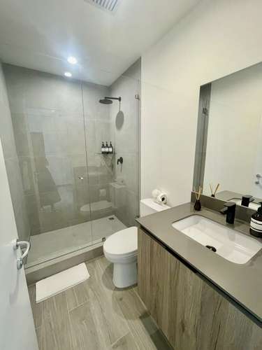 AVENIDA ESCAZU! MODERNO APARTAMENTO AMOBLADO DE 1 HAB/1BAÑO/1PARQUEO