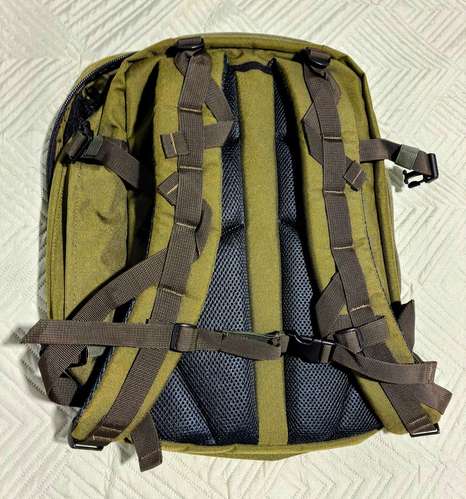 Mochila Cabin Zero Military 28L Verde Oliva (1ra versión)