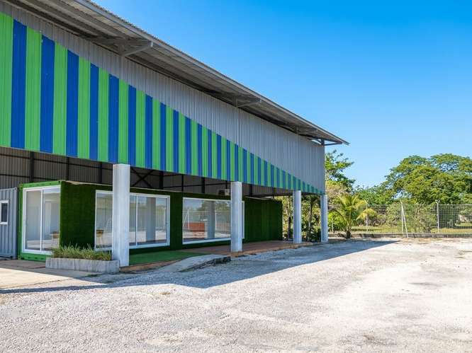 Venta de Propiedad con Helipuerto Excelente Ubicación Comercial - Imagen 5