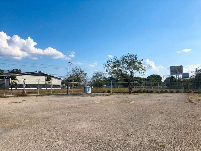 Venta de Propiedad con Helipuerto Excelente Ubicación Comercial - Imagen 8