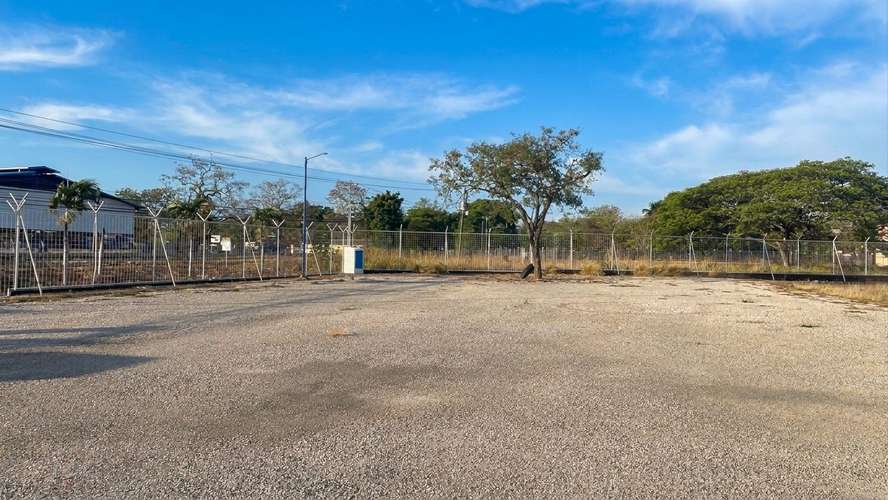 Venta de Propiedad con Helipuerto Excelente Ubicación Comercial - Imagen 9