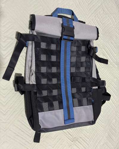 Mochila Chrome Industries Barrage Cargo 22L Impermeable - Casi Nueva