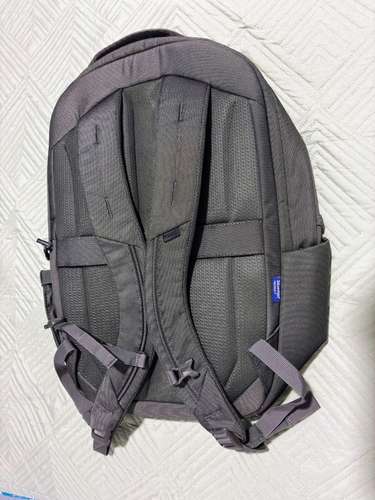Mochila Thule Subterra 2 de 27L - Casi Nueva, Laptop 16"