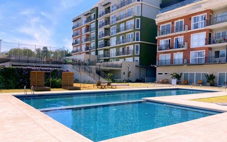 Apartamento en alquiler en La Aurora, Heredia: 1 dormitorio, balcón y amenidades de lujo