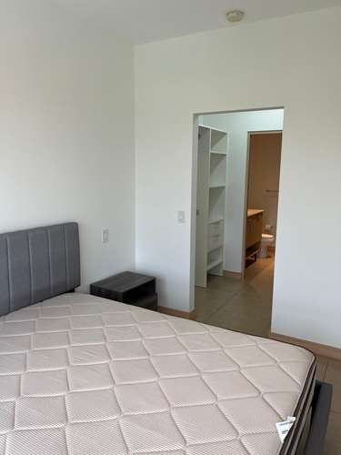 Apartamento en alquiler en Heredia, La Aurora: 2 habitaciones, línea blanca, con balcón y piscina