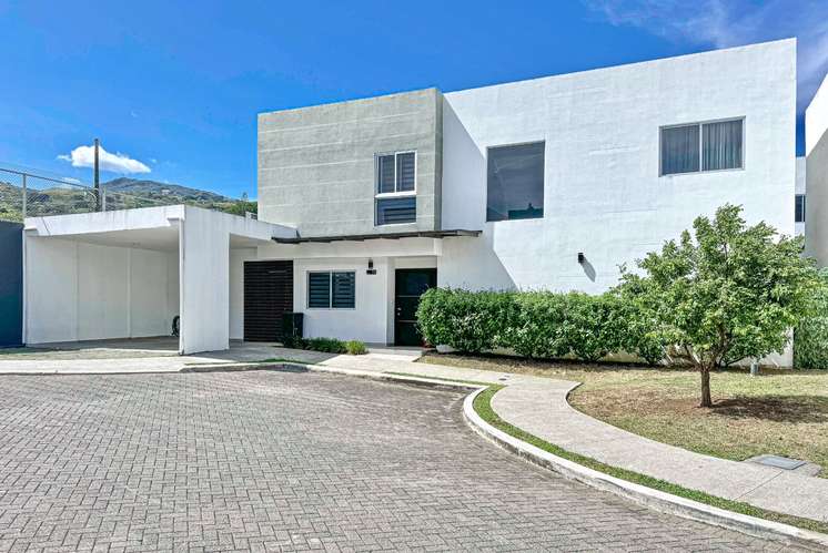 Casa Piamonte Breezes | 4 Bedrooms | Detached Home | Suburban Living - Imagen 1