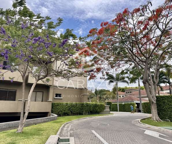 Hermoso penthouse en Condominio Montesol, Santa Ana - Imagen 10