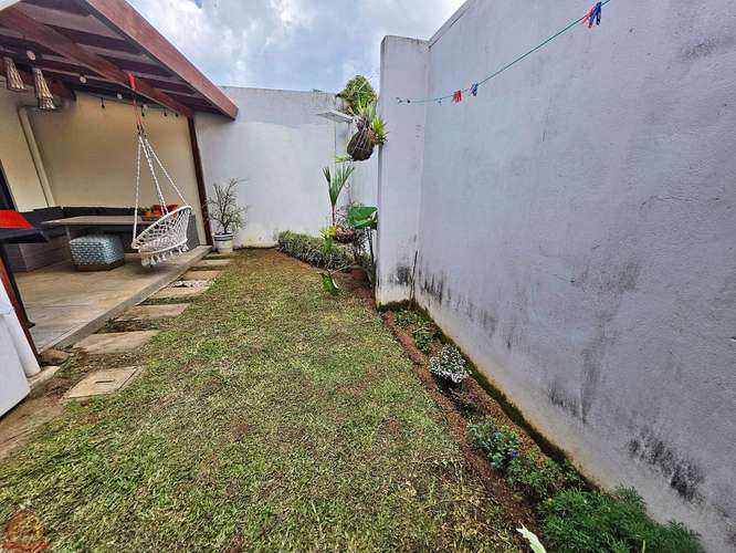 Casa en Venta en Condominio Avenir, Santo Domingo de Heredia | 3 Dormitorios + Oficina | $298.000