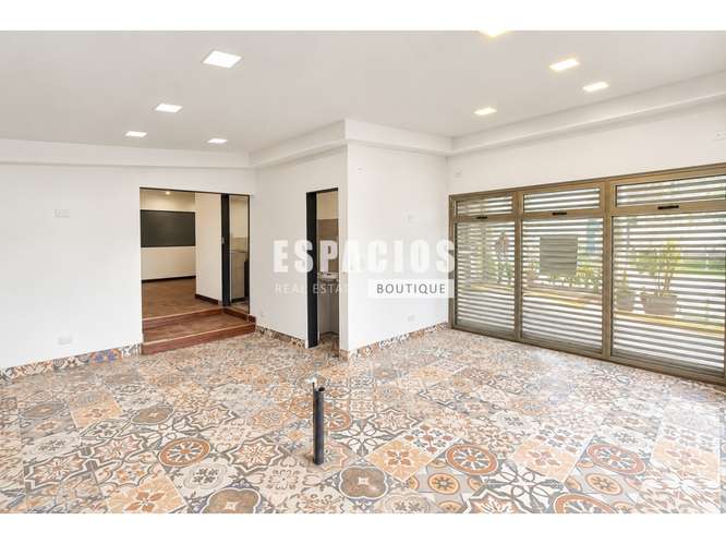 ALQUILER DE LOCAL COMERCIAL EN PLAZA ANTARES EN SAN PEDRO - Imagen 4
