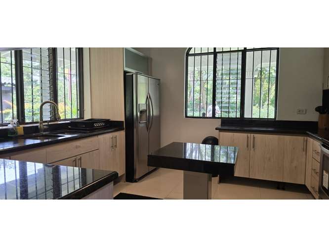 Casa en alquiler en Heredia, Belèn. Residencial privado PVV