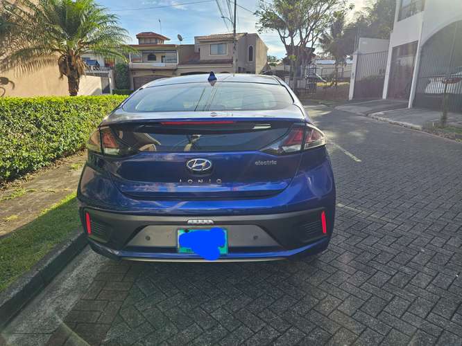 Vehículo eléctrico excelente y accesible