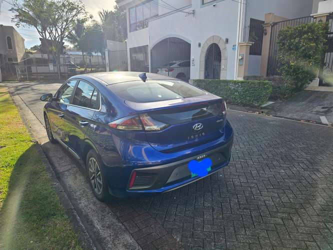 Vehículo eléctrico excelente y accesible