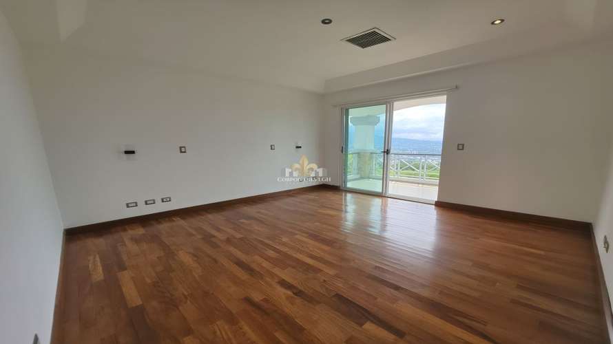 Alquiler de Casa de Lujo de 550 m² con Terrazas y Vistas | Guchipelin Norte Escazú - Imagen 14