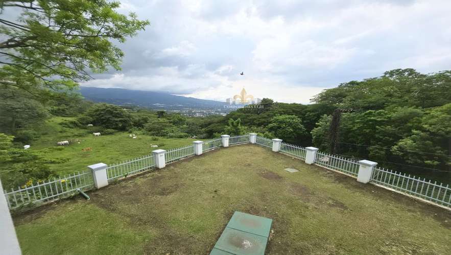 Alquiler de Casa de Lujo de 550 m² con Terrazas y Vistas | Guchipelin Norte Escazú - Imagen 9