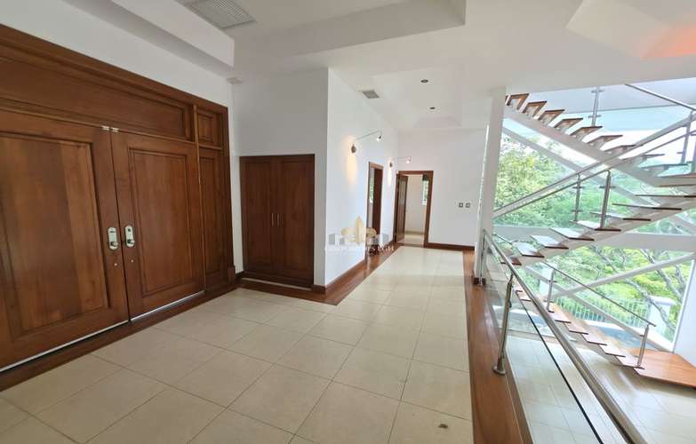 Alquiler de Casa de Lujo de 550 m² con Terrazas y Vistas | Guchipelin Norte Escazú