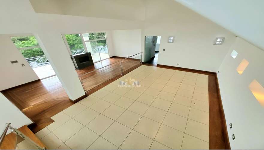 Alquiler de Casa de Lujo de 550 m² con Terrazas y Vistas | Guchipelin Norte Escazú - Imagen 6