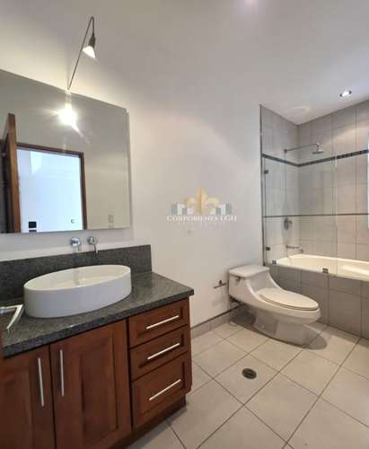Se Vende Casa de Lujo de 550 m² con Terrazas y Vistas | Guchipelin Norte Escazú, San José - Imagen 14