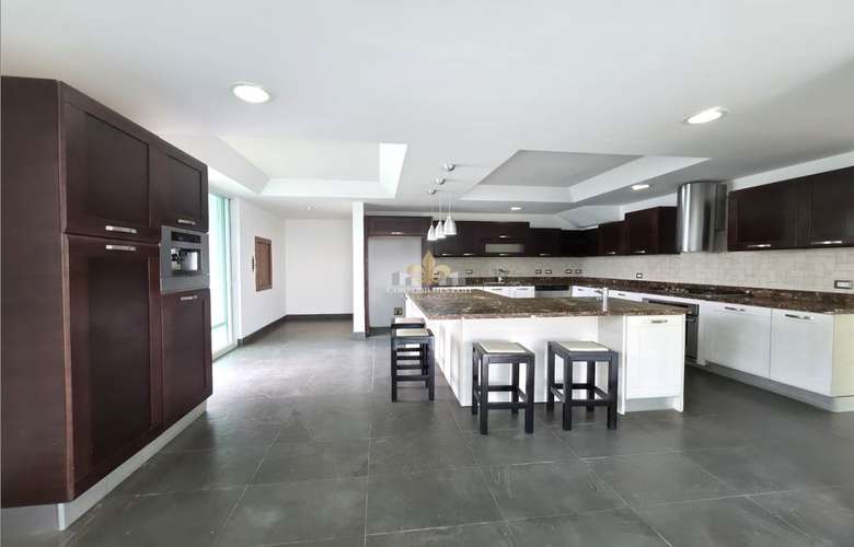 Se Vende Casa de Lujo de 550 m² con Terrazas y Vistas | Guchipelin Norte Escazú, San José - Imagen 8