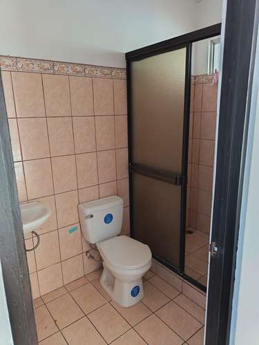 Alquilo apartamento en Liberia, ubicación estratégica, dos plantas, dos dormitorios, parqueo para dos vehículos - Imagen 13