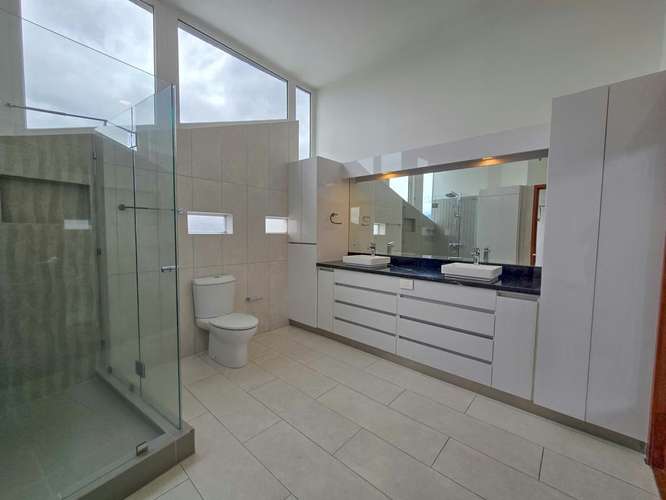 Condo Contemporáneo de 432 m2 con vista en Guachipelín Escazú - Imagen 13