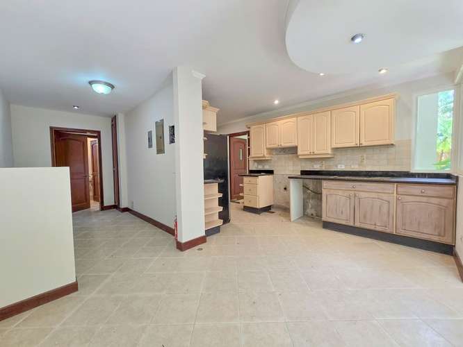 Jaboncillos Escazú! Condo de 523 m2 con 6 habit. + de servicio y jardín - Imagen 10