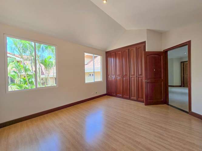Jaboncillos Escazú! Condo de 523 m2 con 6 habit. + de servicio y jardín - Imagen 14