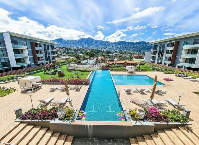 Escazu Village! Apartamento amueblado de 2 habitaciones / balcón