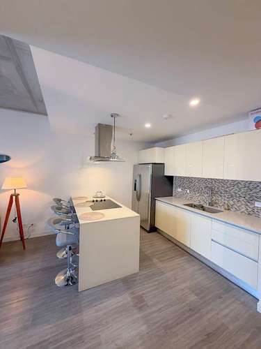 Escazu Village! Apartamento amueblado de 2 habitaciones / balcón