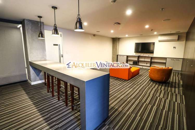 Escazu Village! Apartamento amueblado de 2 habitaciones / balcón