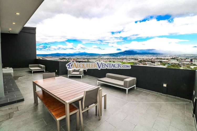 Escazu Village! Apartamento amueblado de 2 habitaciones / balcón