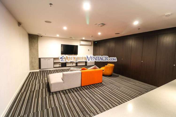 Escazu Village! Apartamento amueblado de 2 habitaciones / balcón