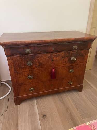 ANTIQUE BURL WOOD CHEST OF DRAWERS – c. 