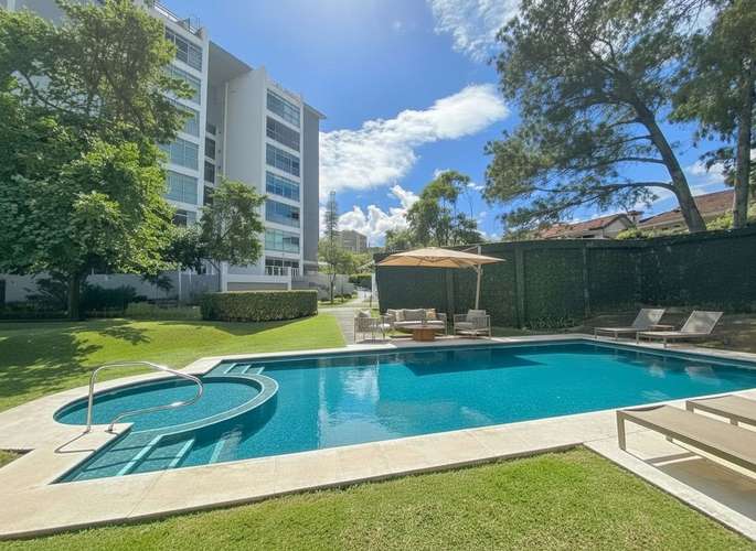 Apartamento en 1er nivel con terraza grande en Bello Horizonte Escazú