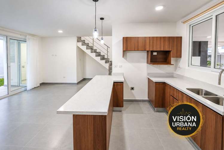 Casa de 3 Habitaciones en Condominio Bitzu, Escazú, IVA INCLUIDO