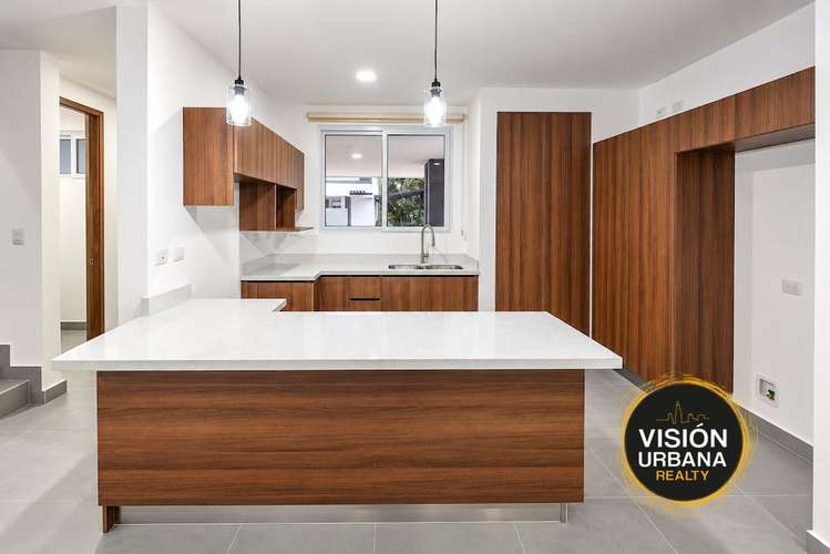 Casa de 3 Habitaciones en Condominio Bitzu, Escazú, IVA INCLUIDO