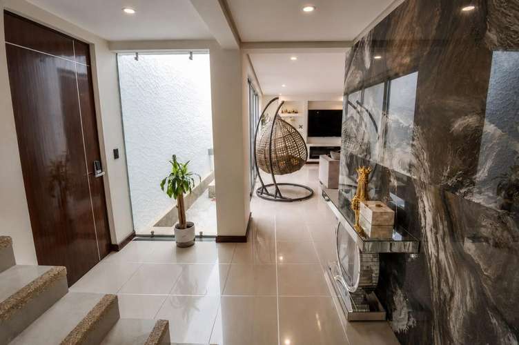 SE VENDE CASA DE LUJO EN CONDOMINIO NUVO EXCLUSIVO – SANTA ANA - Imagen 2