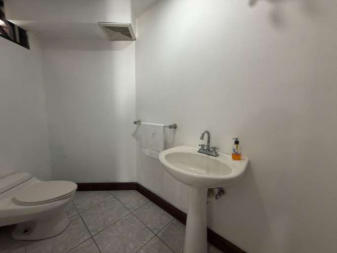 Venta de Casa en Moravia con 5 habitaciones - KM - Imagen 16