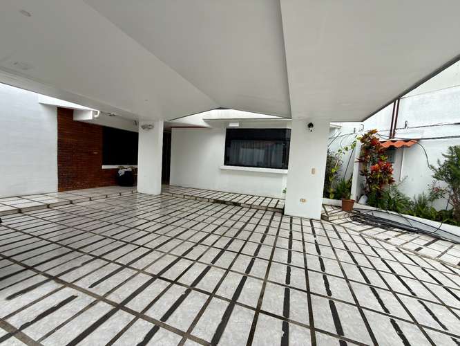 Venta de Casa en Moravia con 5 habitaciones - KM - Imagen 17