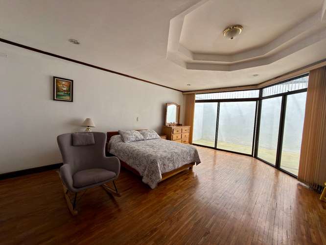 Venta de Casa en Moravia con 5 habitaciones - KM - Imagen 9