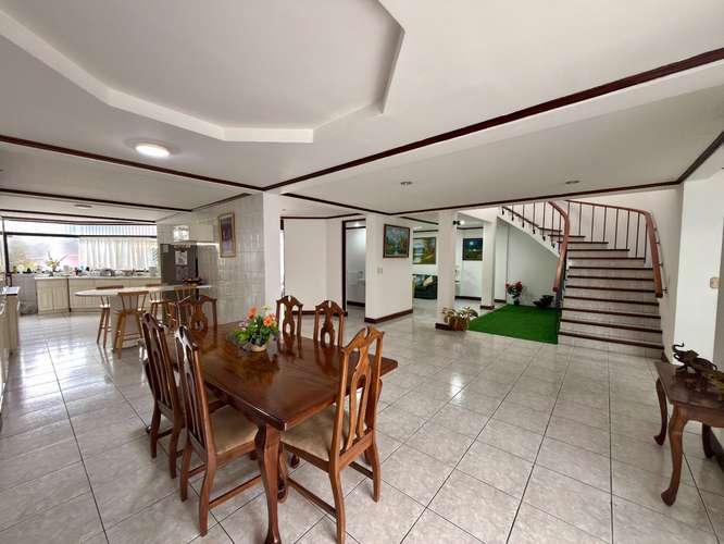 Venta de Casa en Moravia con 5 habitaciones - KM - Imagen 2