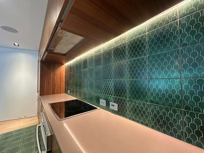 Rohrmoser - Exclusivo departamento de 2 habitaciones + oficina - Electrodomésticos - Imagen 4
