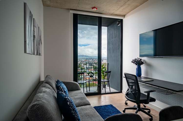 Apartamento de lujo amueblado y equipado en Escalante, torre Secret, con balcón y vistas