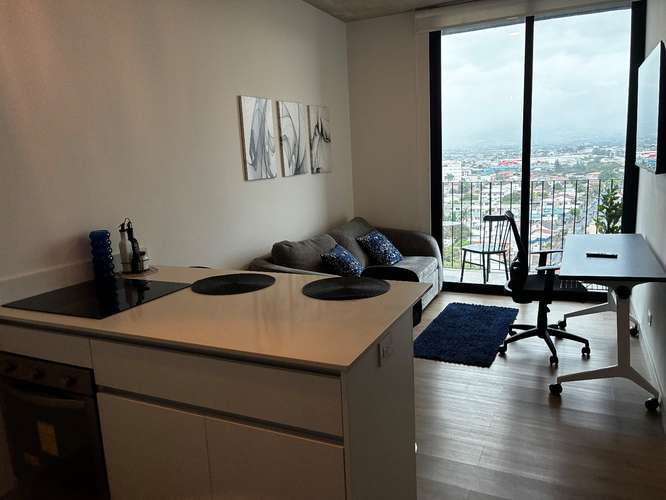 Apartamento de lujo amueblado y equipado en Escalante, torre Secret, con balcón y vistas