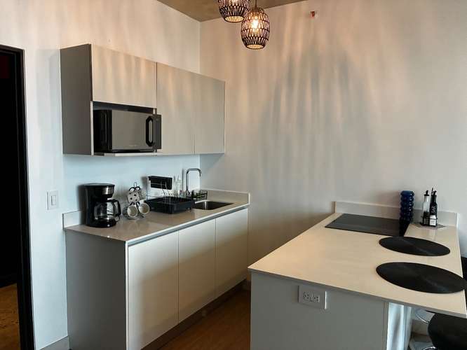 Apartamento de lujo amueblado y equipado en Escalante, torre Secret, con balcón y vistas