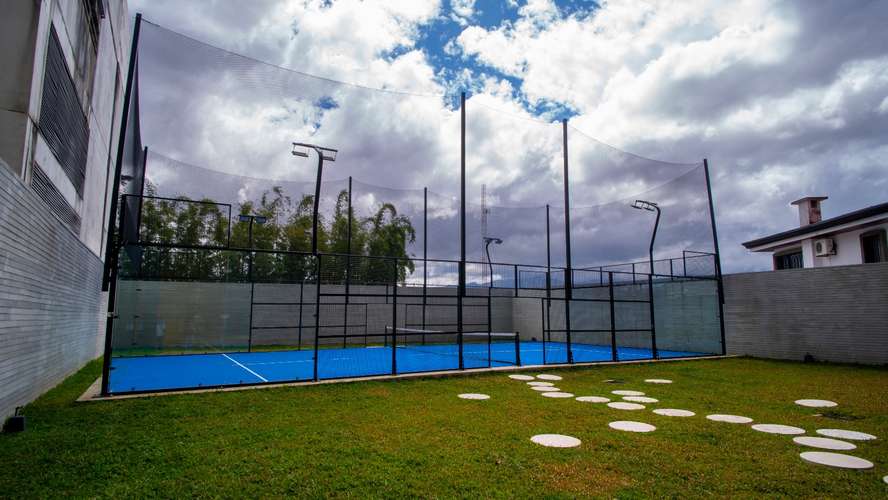 Apartamento de lujo amueblado y equipado en Escalante, torre Secret, con balcón y vistas