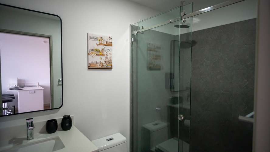 Apartamento de lujo amueblado y equipado en Escalante, torre Secret, con balcón y vistas